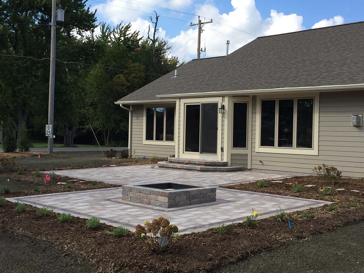 Waterford Landscaping b paver patio with firepit